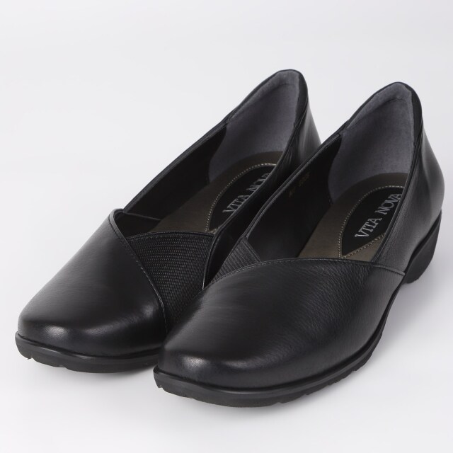 VITA NOVA（ヴィタノヴァ）Vカット軽量カジュアルシューズ ブラック