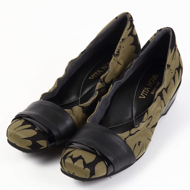 【OUTLET】VITA NOVA（ヴィタノヴァ） 4cmハーフウェッジパンプス　オリーブファブリック