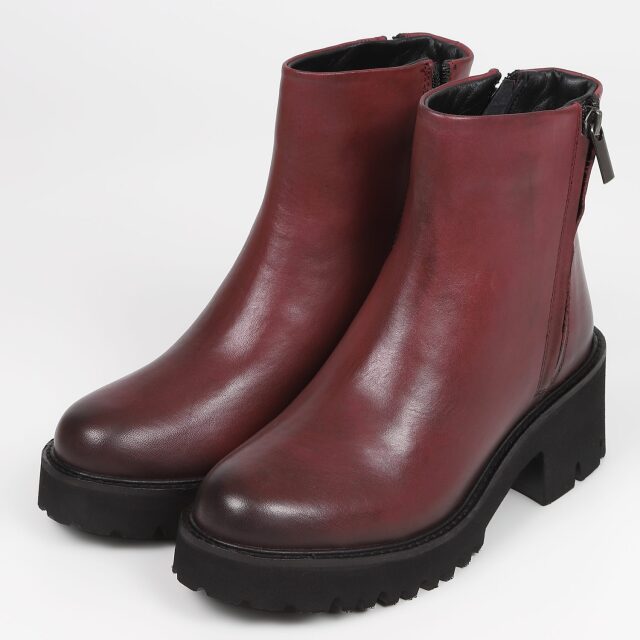 【OUTLET】KISCO（キスコ）シンプルトラックソールショートブーツ　ボルドー