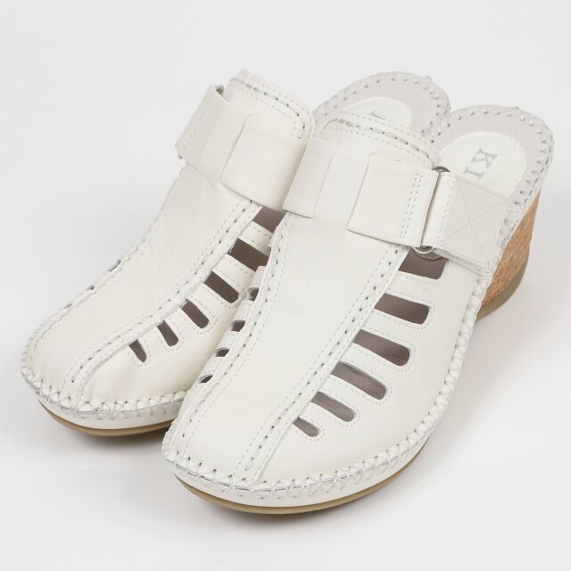 【OUTLET】KISCO（キスコ）スリットコルクウェッジサンダル　アイボリー