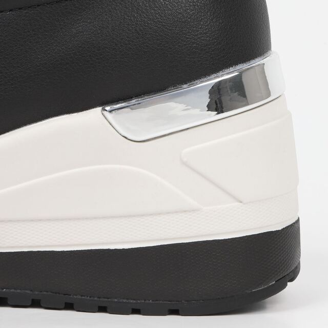 KISCO（キスコ）クリアストーン付きヒールスニーカー ブラック