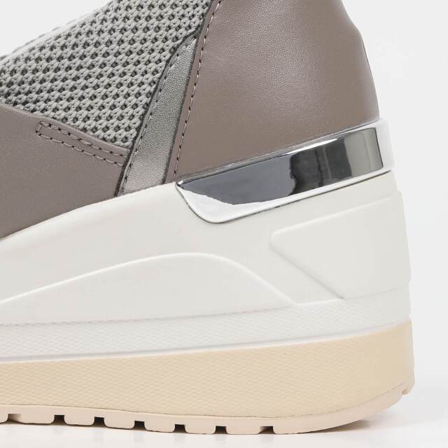 KISCO（キスコ）クロスベルトヒールスニーカー グレー｜BARCLAY