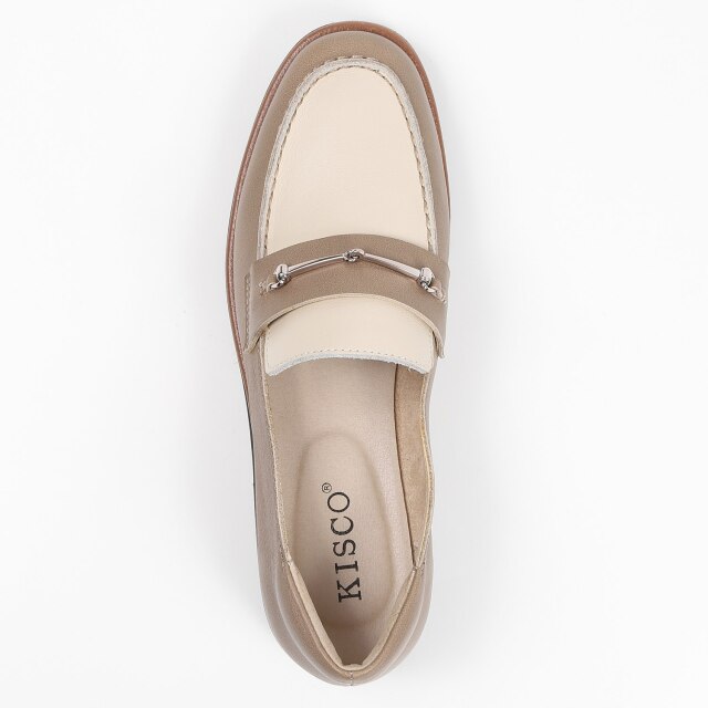 KISCO（キスコ）チェーンデザインローファー グレージュコンビ