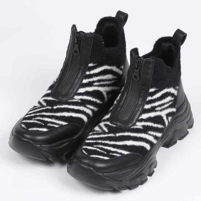 KISCO（キスコ）ニットファスナーショートブーツ　ゼブラ