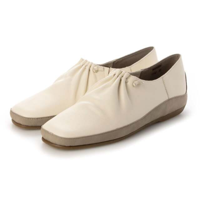 【OUTLET】KISCO（キスコ）フロントギャザーカジュアルスリッポン　アイボリー