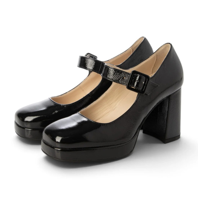 【OUTLET】NeroGiardini（ネロジャルディーニ） イタリア製 ボリュームソール ワンストラップヒールパンプス  　ブラックエナメル