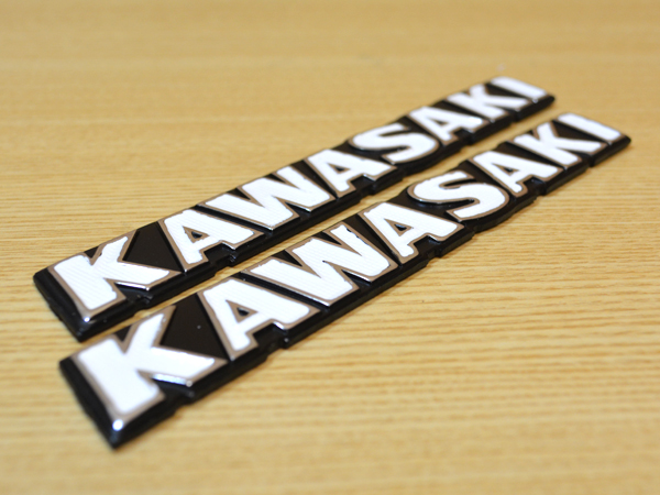 社外 KAWASAKI エンブレム 白文字/シルバー縁取り