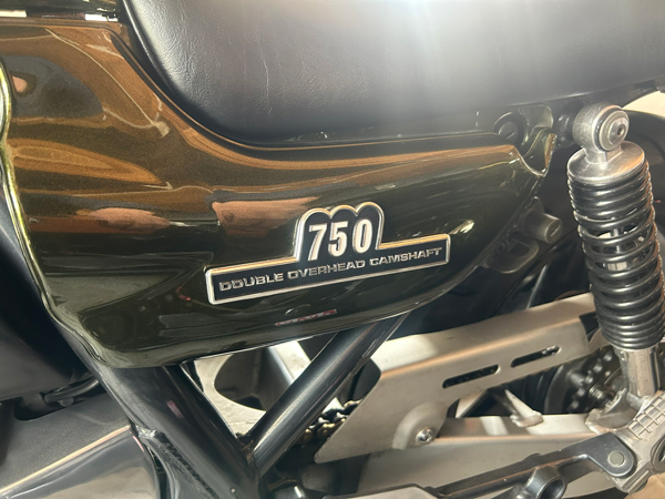 Z2 750 サイドカバー エンブレム左右SET 両面テープタイプ
