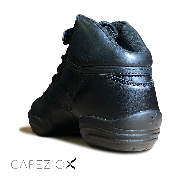 カペジオ ハイカットダンススニーカーDS01
