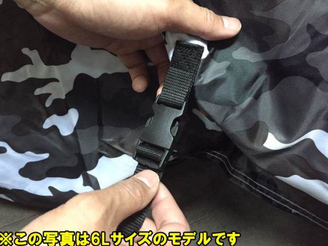 新品・未使用 クイックシルバー 迷彩カモフラージュ バイク 釣り ロッドが差し込めるフィッシングバッグ/迷彩柄 釣りバッグ