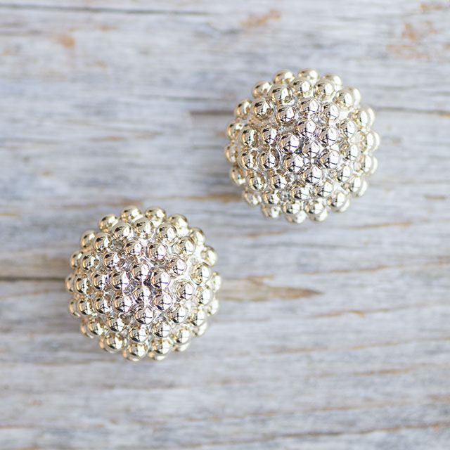 メタルラズベリーボタン