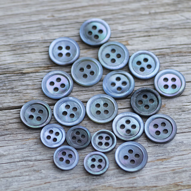 黒蝶貝ボタン　染色ボタン　シャツ用ボタン