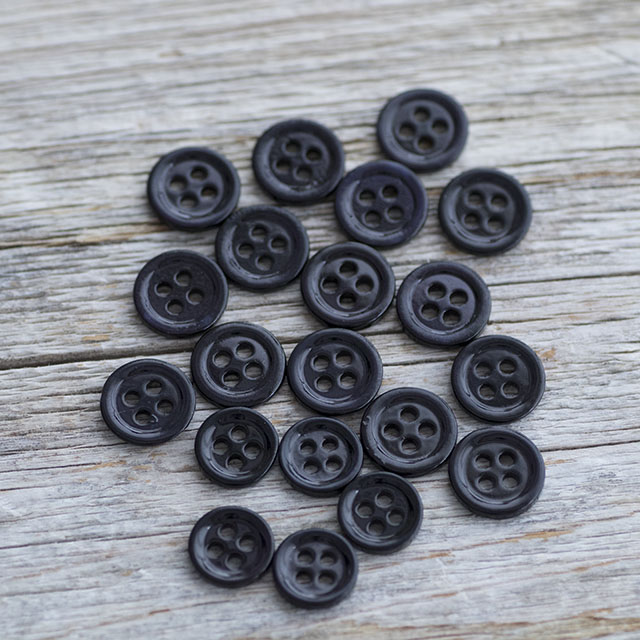 黒蝶貝ボタン　染色ボタン　シャツ用ボタン