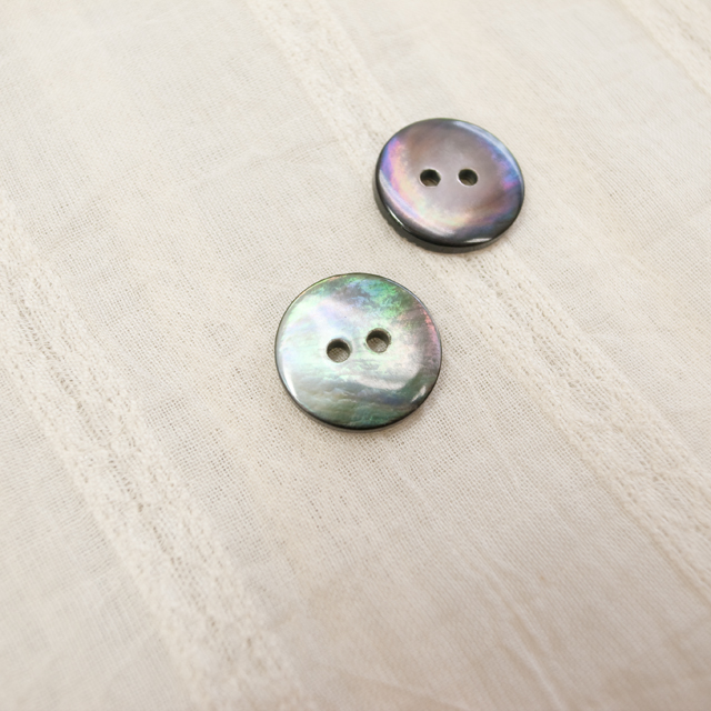 【丸型(定番)】黒蝶貝 貝ボタン#00150 2穴 15mm