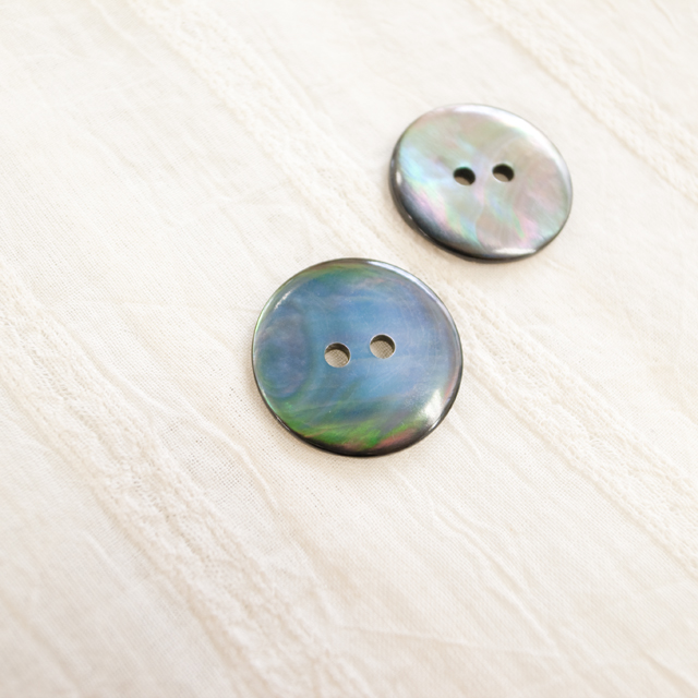 【丸型(定番)】黒蝶貝 貝ボタン#00150 2穴 23mm