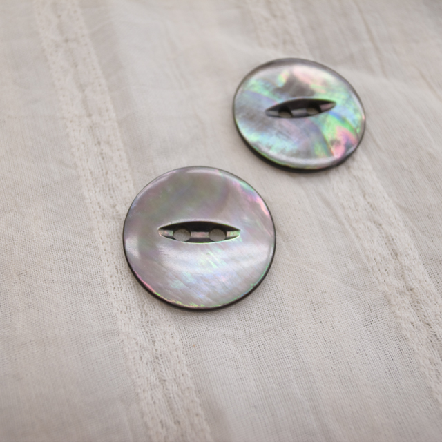 黒蝶貝キャッツアイボタン