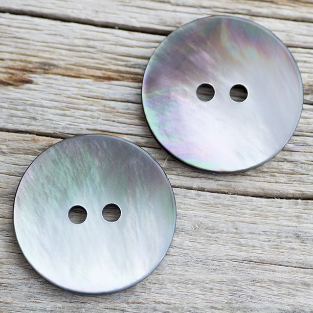 黒蝶貝ボタン　00104