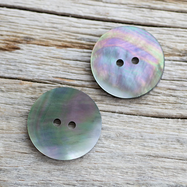 黒蝶貝ボタン　00104