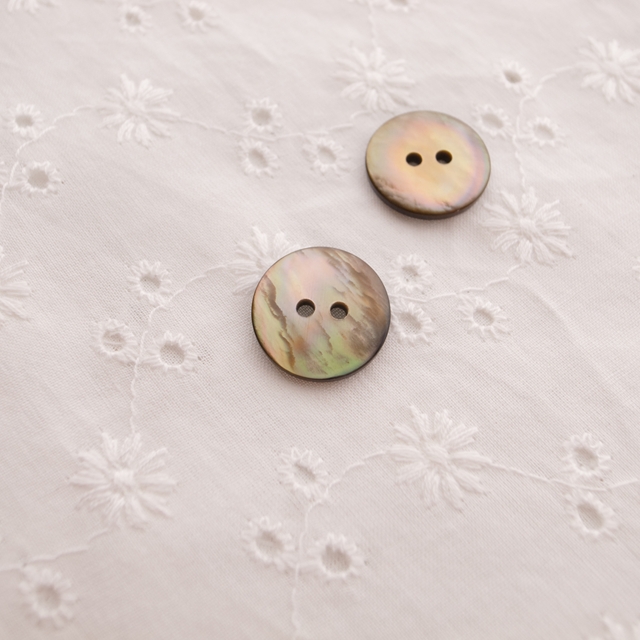 【丸型(定番)】茶蝶貝 貝ボタン#00150 2穴15mm