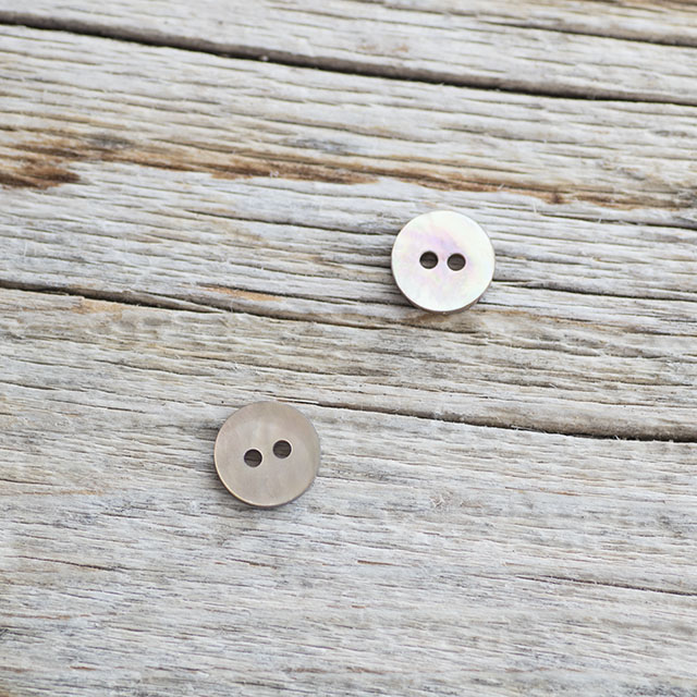 茶蝶貝ボタン　00104