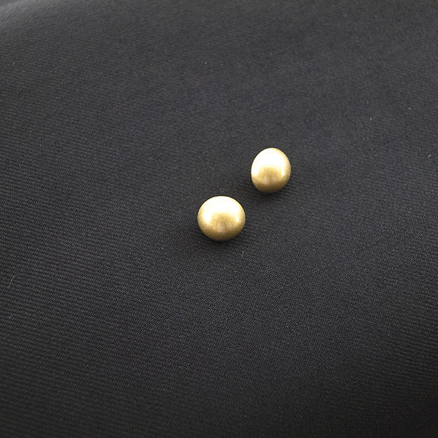 シンプルメタルボタン