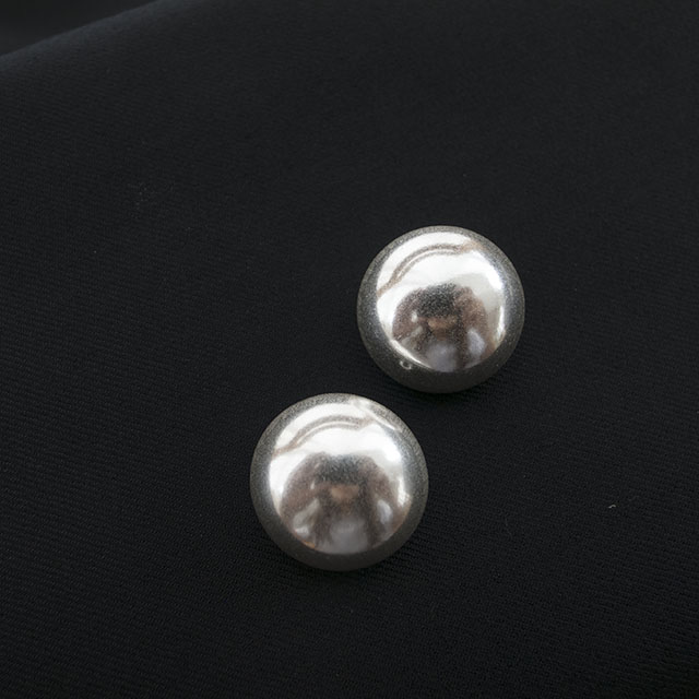 シンプルメタルボタン