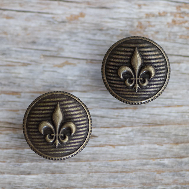 ユリの紋章ボタン