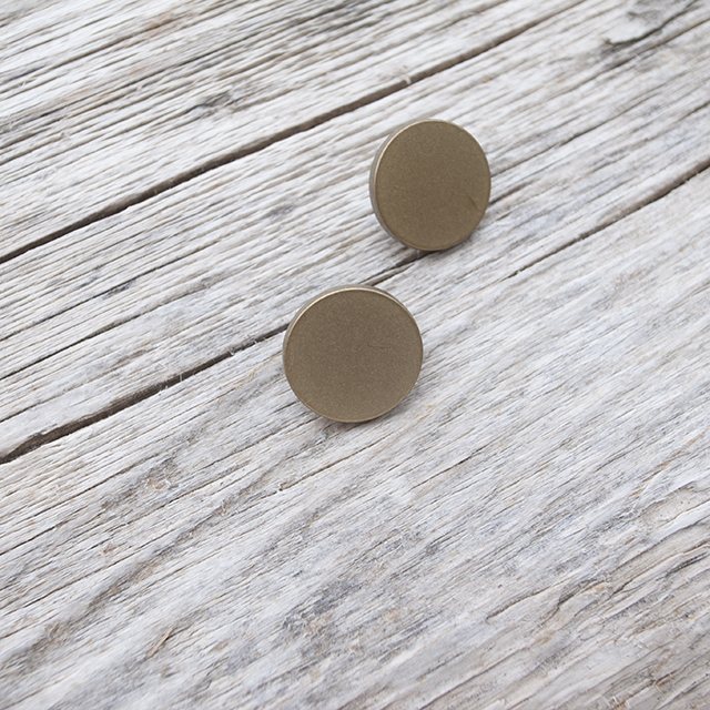 フラットメタルボタン