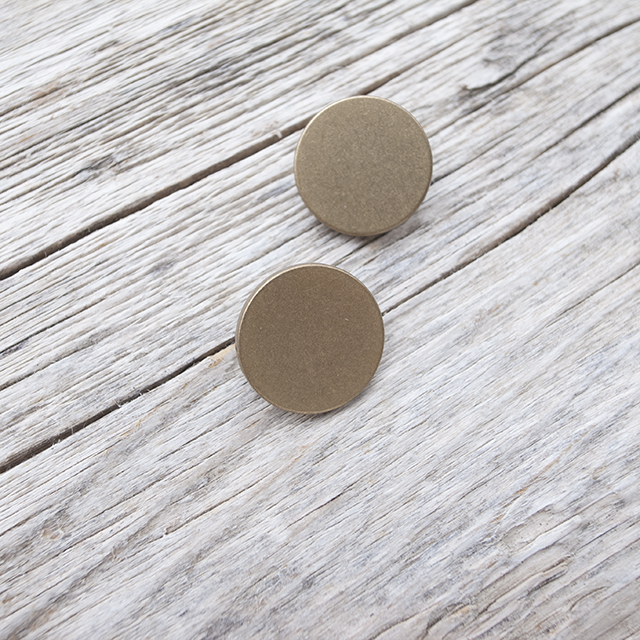 フラットメタルボタン