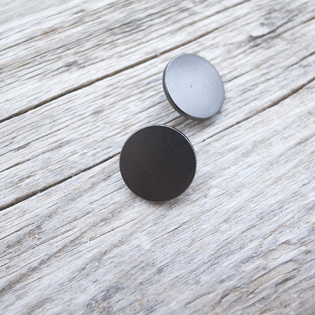 フラットメタルボタン