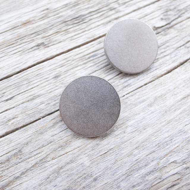 フラットメタルボタン