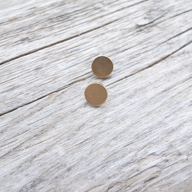 フラットメタルボタン