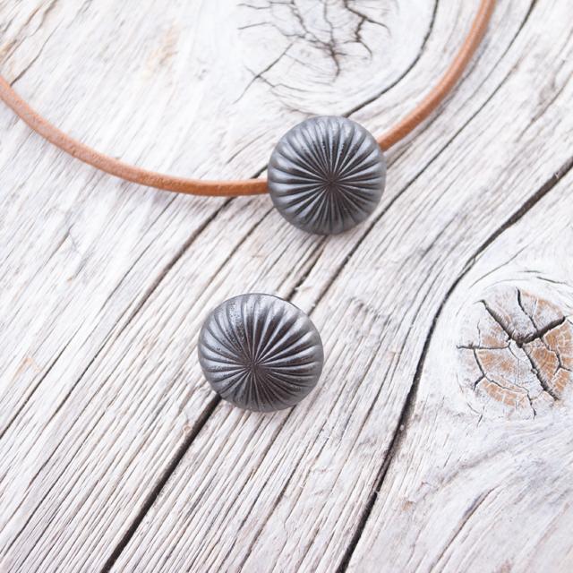 コンチョボタン