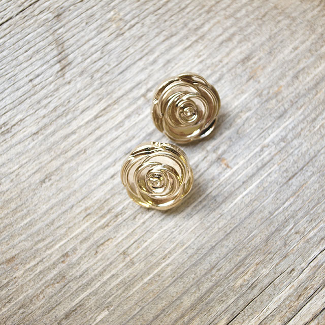 お花　メタルボタン