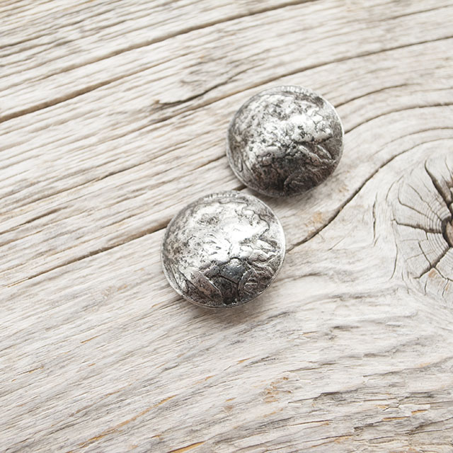 コンチョボタン