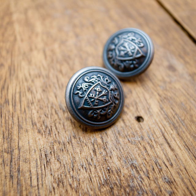 【丸型(エンブレムボタン)】真鍮ボタン#DM108 1穴1８mm　C/#ASM