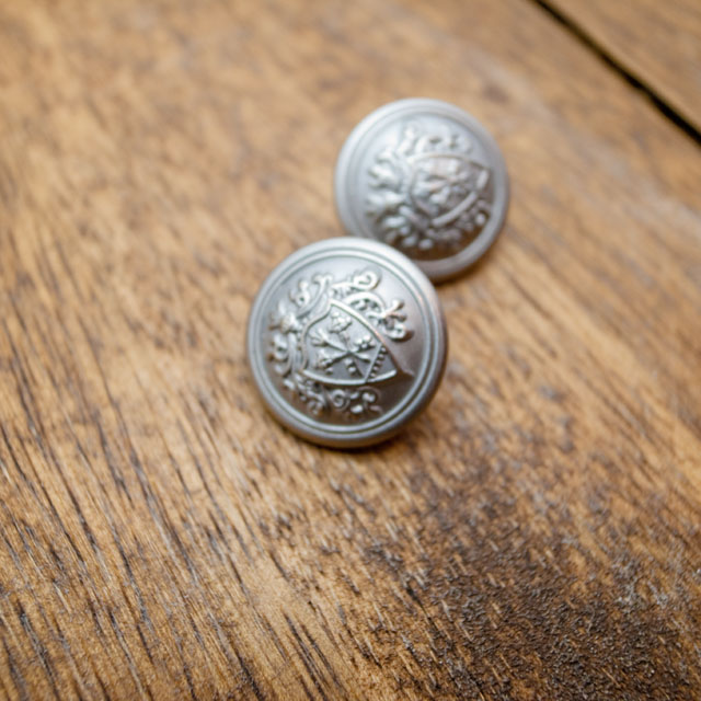 【丸型(エンブレムボタン)】真鍮ボタン#DM108 1穴1８mm　C/#SM