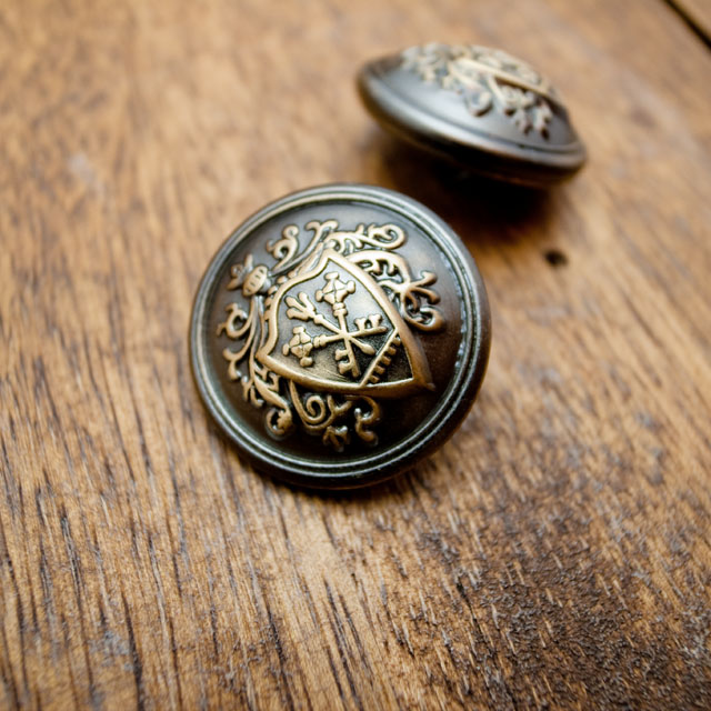 【丸型(エンブレムボタン)】真鍮ボタン#DM108 1穴２５mm　C/#GBM