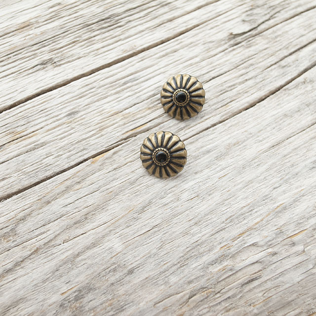 メタルボタン　コンチョ