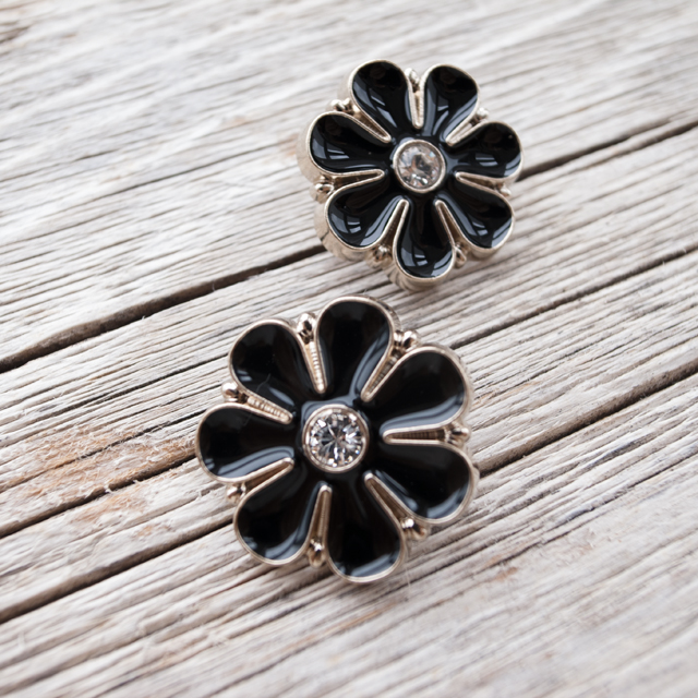 ビジューボタン