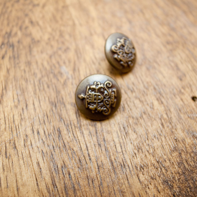 【丸型(エンブレムボタン)】真鍮ボタン#M950 1穴15mm　C/#AG