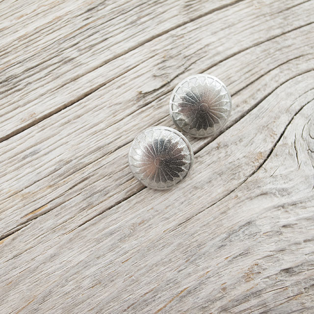 コンチョボタン