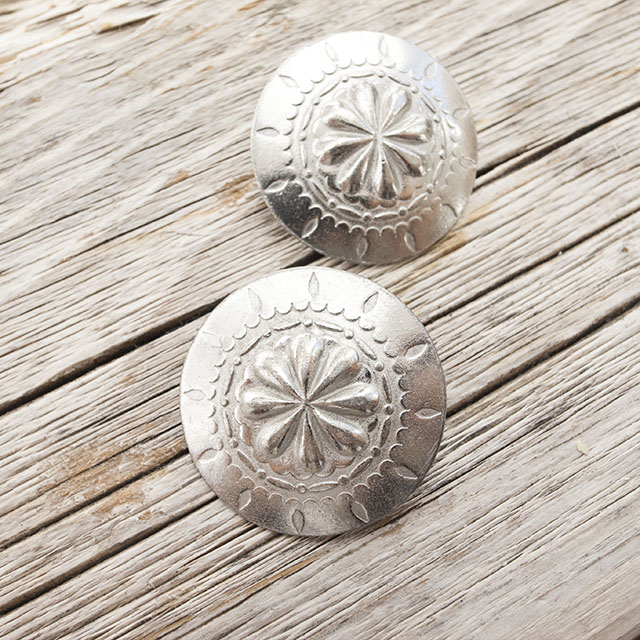 メタルボタン　コンチョ