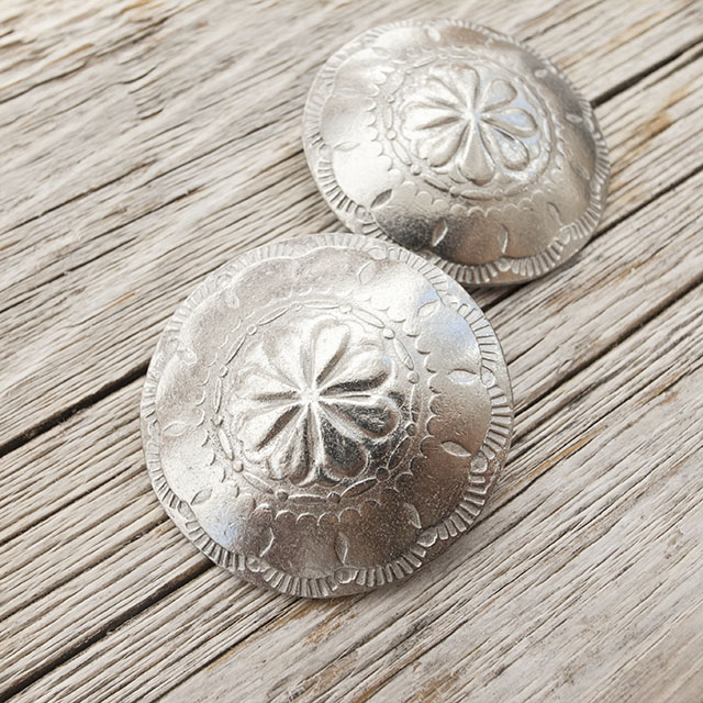 メタルボタン　コンチョ