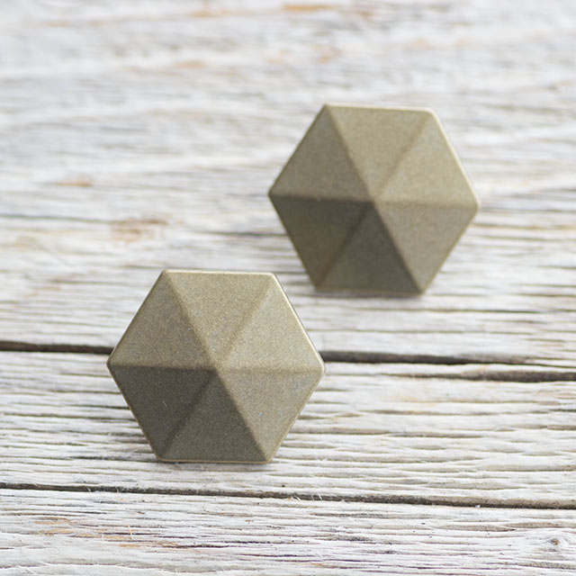 スタッズボタン