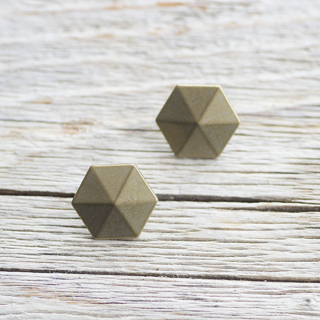 スタッズボタン