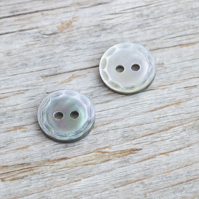 【丸型(デザイン ステッチ)】黒蝶貝ボタン#bt036 2穴11.5mm