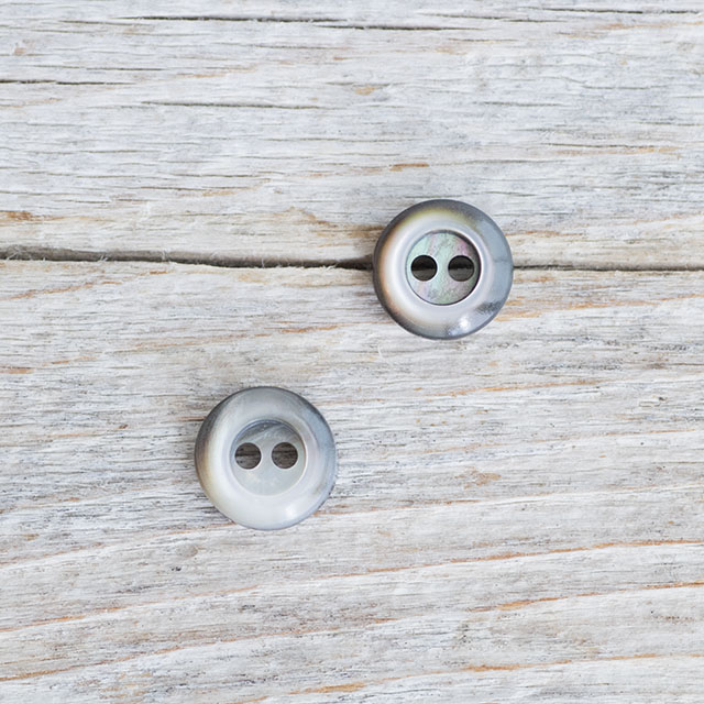 *限定品*【丸型(シンプルデザイン)】黒蝶貝 貝ボタン#bt110 2穴9mm