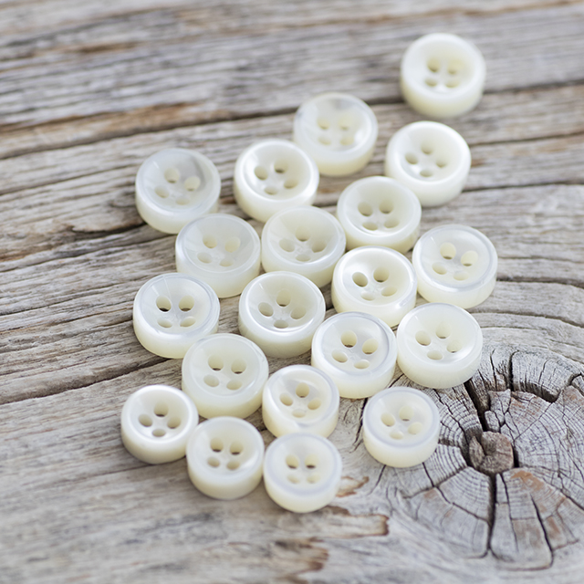 【厚みのあるボタン(4mm厚)】高瀬貝貝ボタン#bt131 9mm5個&10mm15個セット【10%OFF】