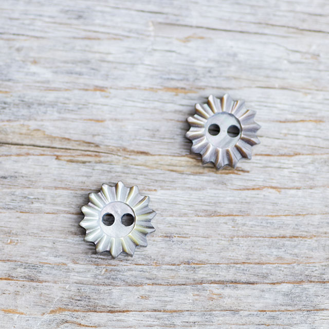 【shooting star 流れ星ボタン】黒蝶貝 貝ボタン#bt134 2穴11.5mm